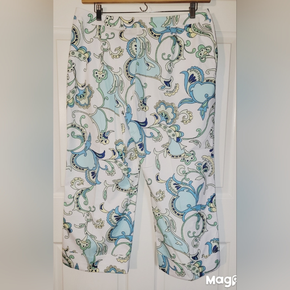 New York & Company White Ankle Pants with Blue & Green Paisley Print